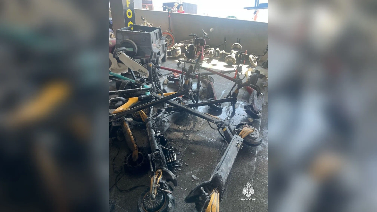 В Ялте взорвался самокат. Обложка © Telegram / ГУ МЧС России по Республике Крым