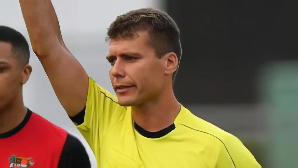 Максим Перезва. Обложка © РИА Новости / Владимир Песня