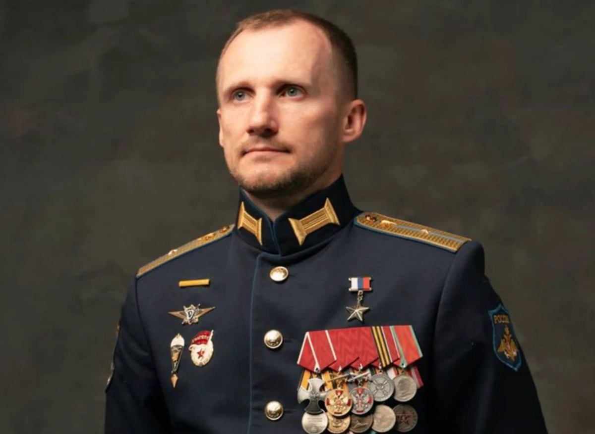 Максим Девятов. Обложка © redstar.ru