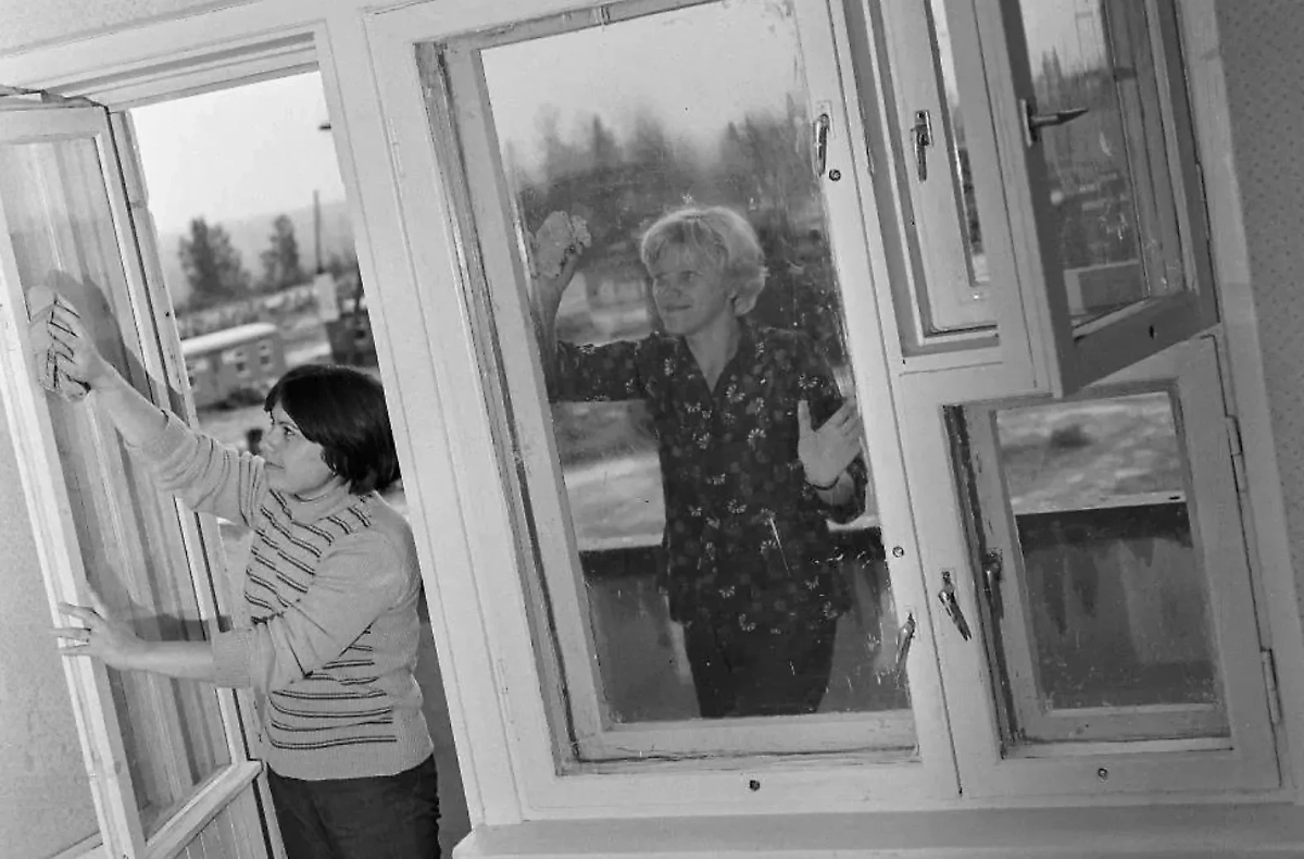 Необязательно фольга, это может быть плотная штора или жалюзи. Фото © ТАСС / Мстислав Тур