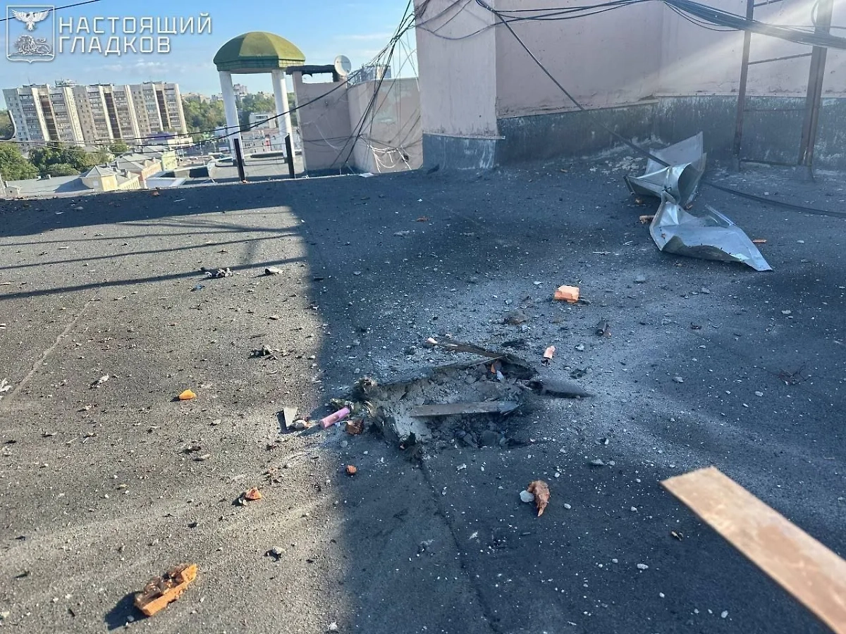 Повреждение кровли. Фото © Telegram / Настоящий Гладков