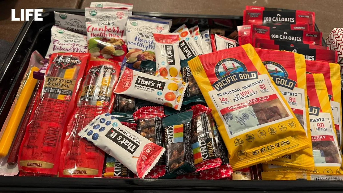 Угощения для журналистов, освещающих саммит Путина и Трампа. Фото © Life.ru