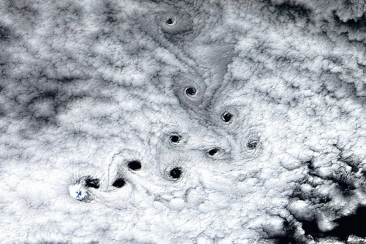 Обложка © NASA