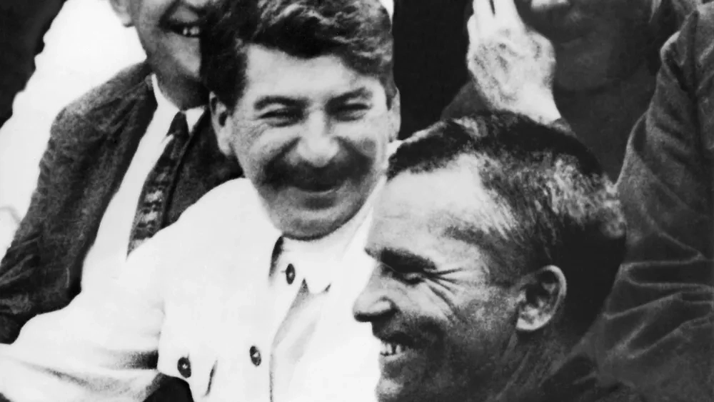 Между прочим, Сталин был тем ещё «тусовщиком»! Его ужины продолжались до утра. Фото © ТАСС / РГАКФД