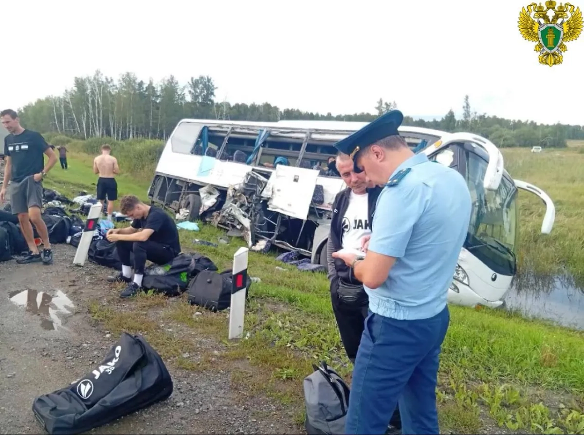 Последствия аварии. Обложка © Telegram / Прокуратура Омской области