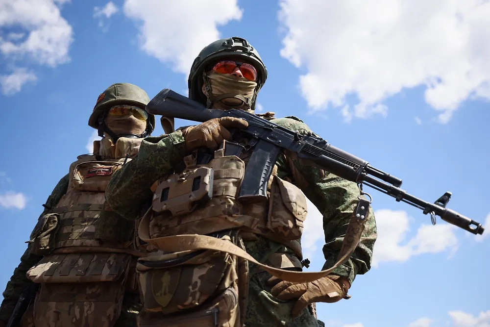 Армия России закрепляется на позициях у Днепропетровской области. Обложка © ТАСС / Александр Река