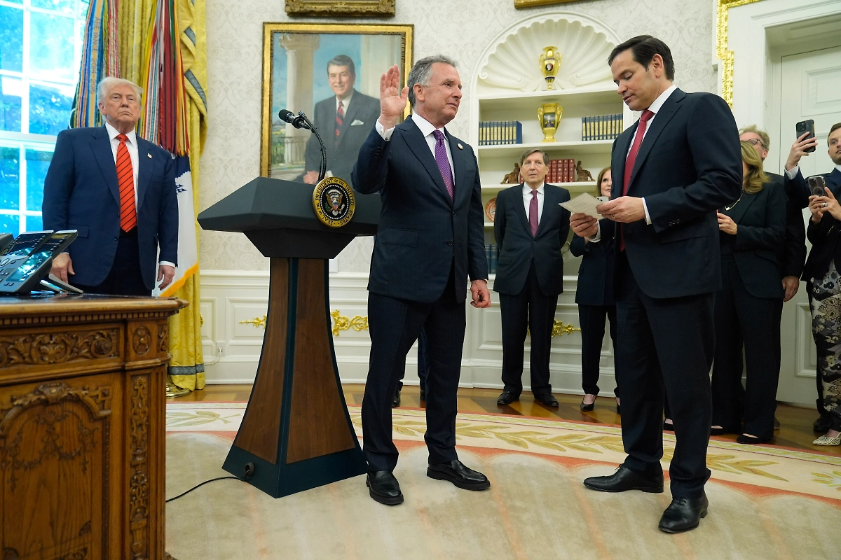 Участники переговоров от США Дональд Трамп, Стивен Уиткофф и Марко Рубио. Обложка © ТАСС / AP