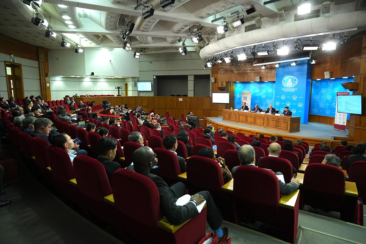 Брифинг МИД РФ и Росконгресса. Обложка © Предоставлена Life.ru