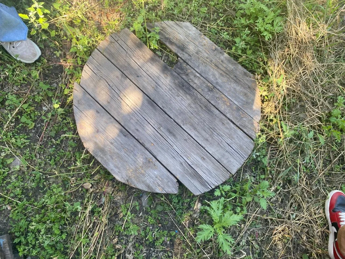 В Бурятии трёхлетний мальчик умер через три дня после падения в выгребную яму. Фото © Telegram / СУ СК России по Республике Бурятия