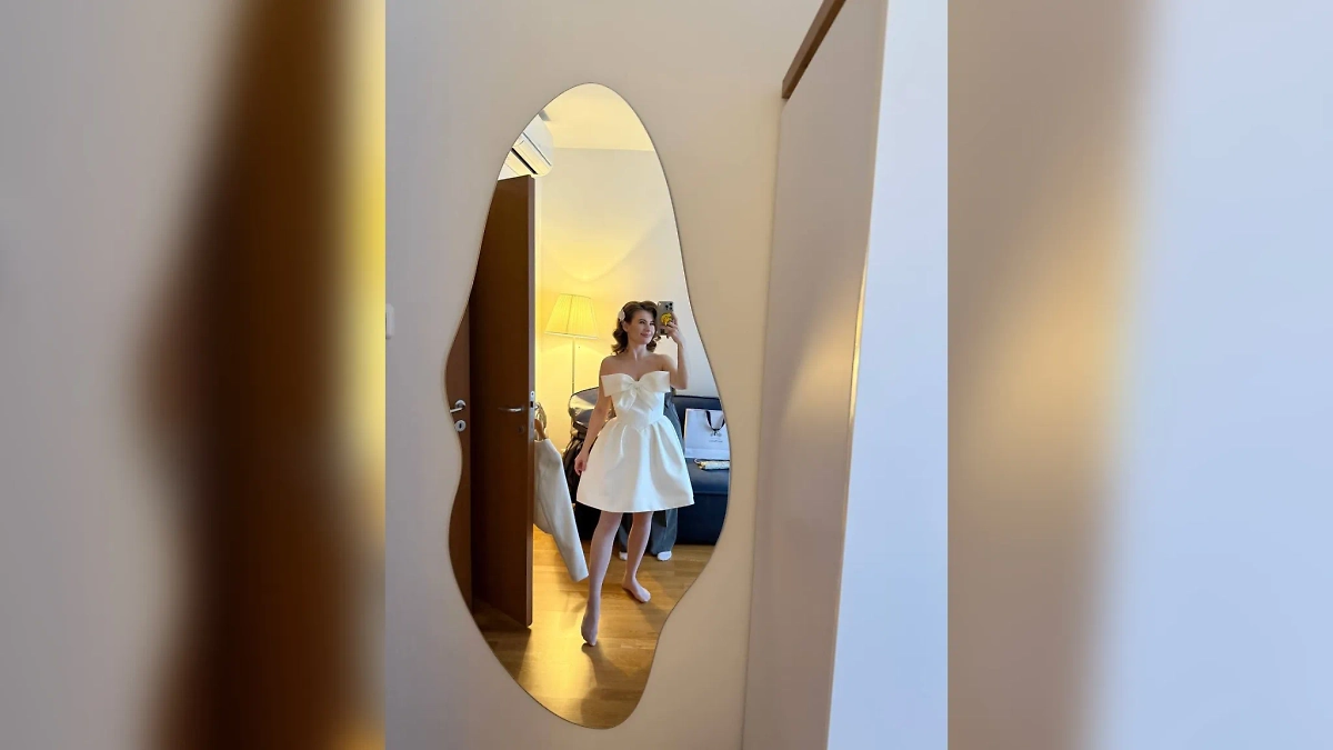 Актриса в свадебном платье. Фото  © Telegram / «Анна Цуканова-Котт» 