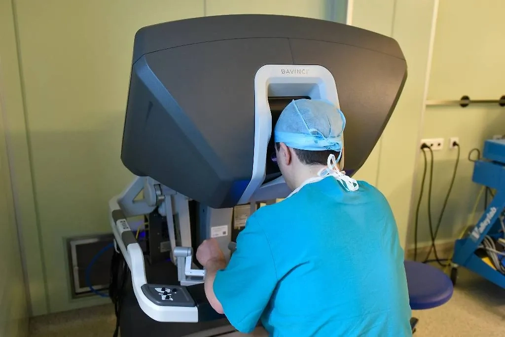 Робот Da Vinci. Обложка © ТАСС / Роман Соколов