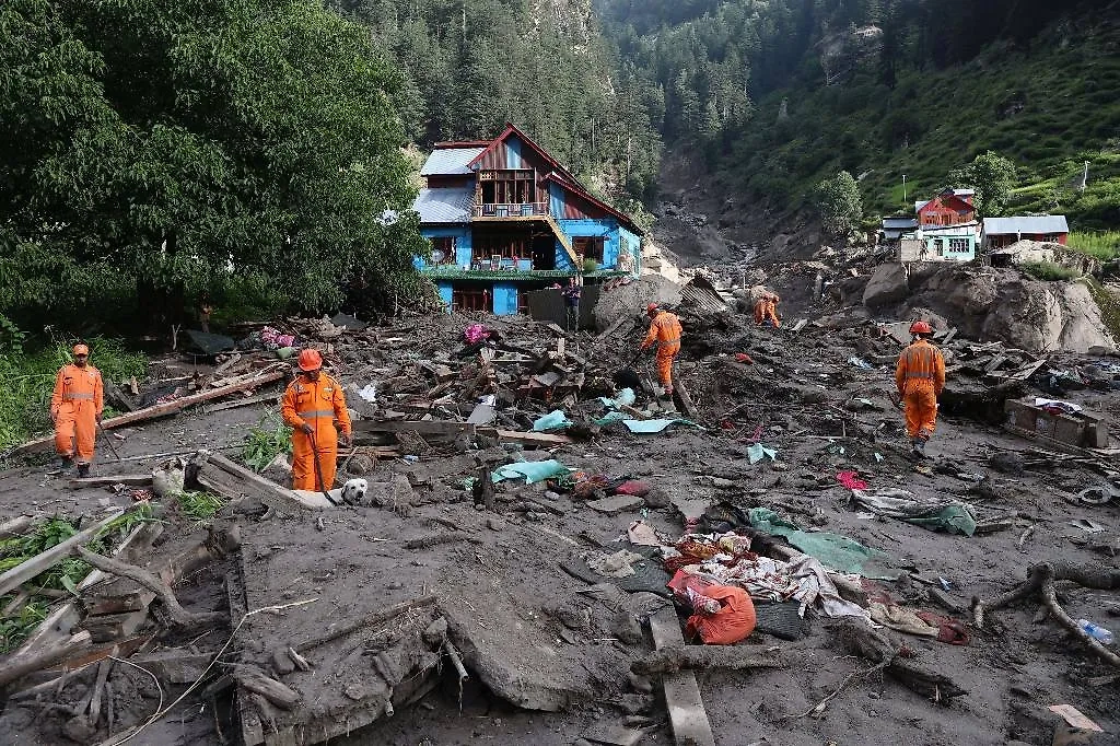 Последствия наводнения в Индии. Обложка © ТАСС / EPA