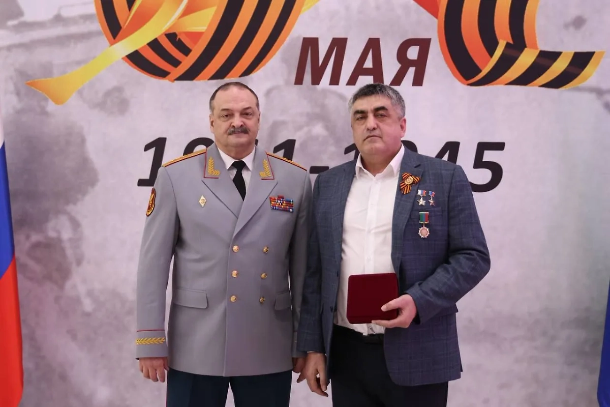 Шлава Дагестана Сергей Меликов и Герой России Эседулла Абачев. Обложка © Сергей Меликов