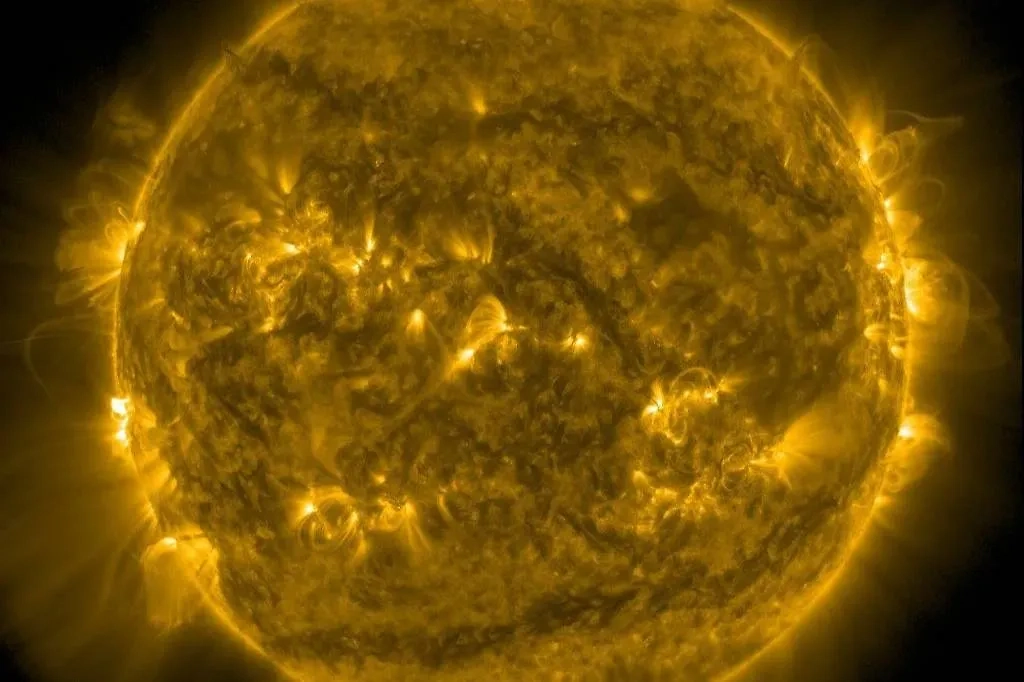 Обложка © Telegram/ Лаборатория солнечной астрономии (XRAS)