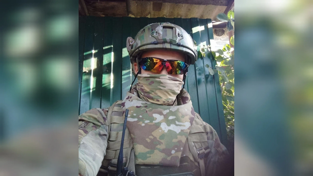 Боец ВС РФ и бывший таксист Уланбек. Обложка © Telegram / Marina Akhmedova