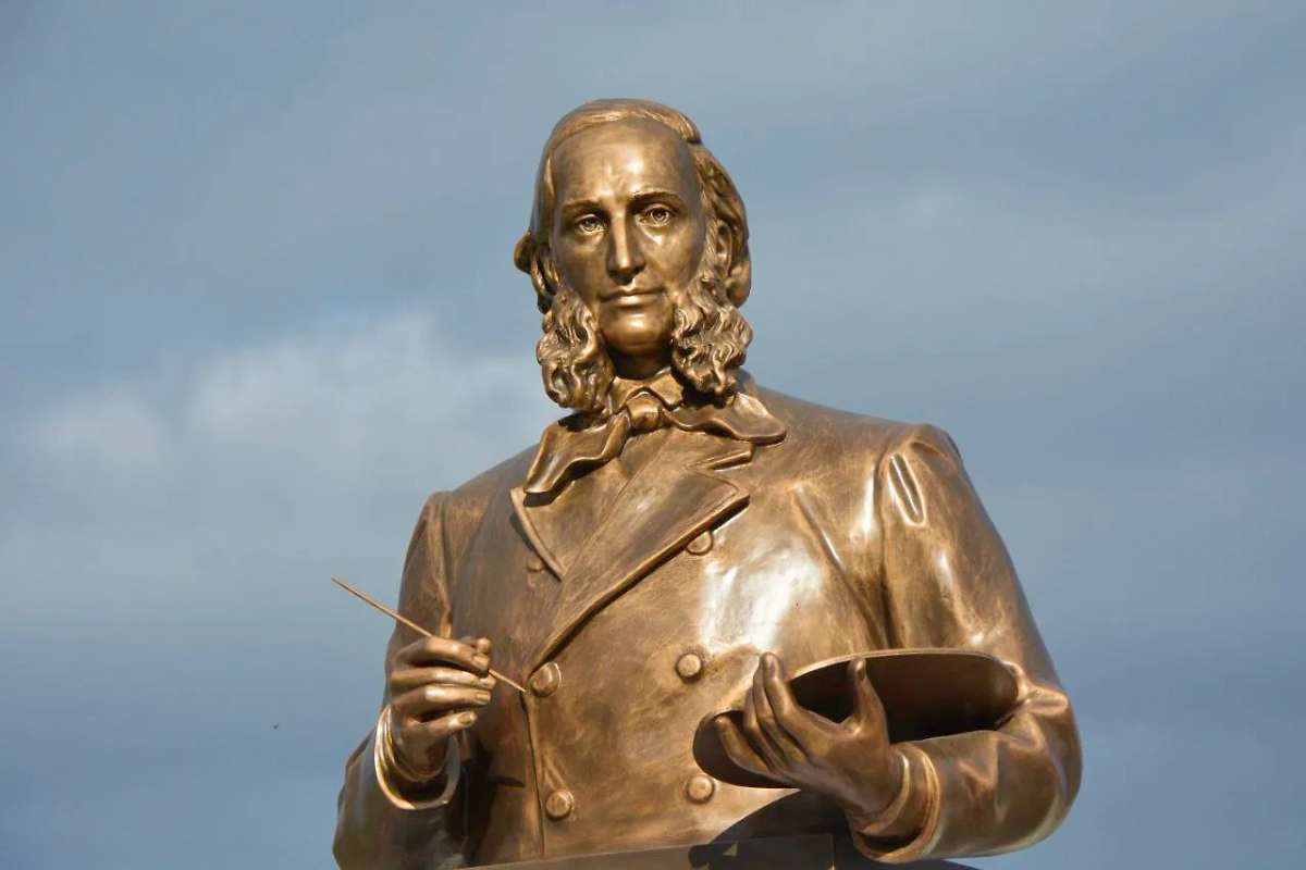 Памятник Ивану Айвазовскому. Обложка © Telegram / Аксёнов Z 82