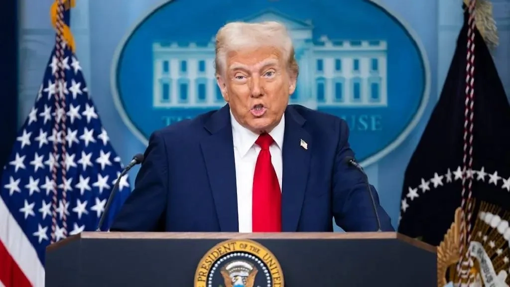 Дональд Трамп. Обложка © Shutterstock / FOTODOM / Joshua Sukoff