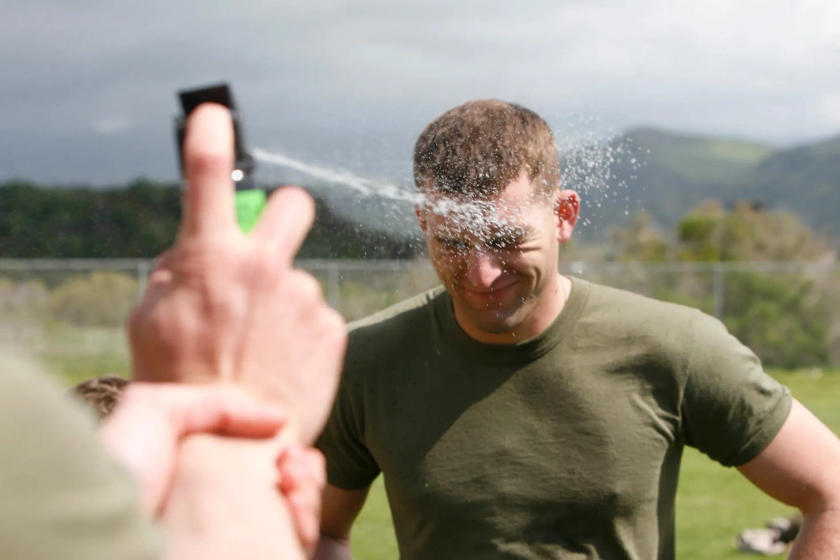 Гелевые и пенные перцовые баллончики — это новое слово в эволюции данного типа устройств. Фото © Wikipedia