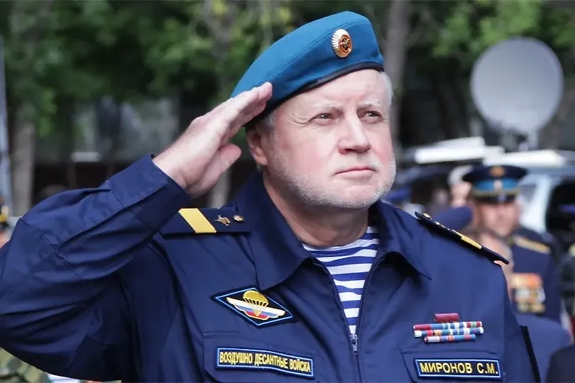 Политик Сергей Миронов два года служил в ВДВ. Фото © mironov