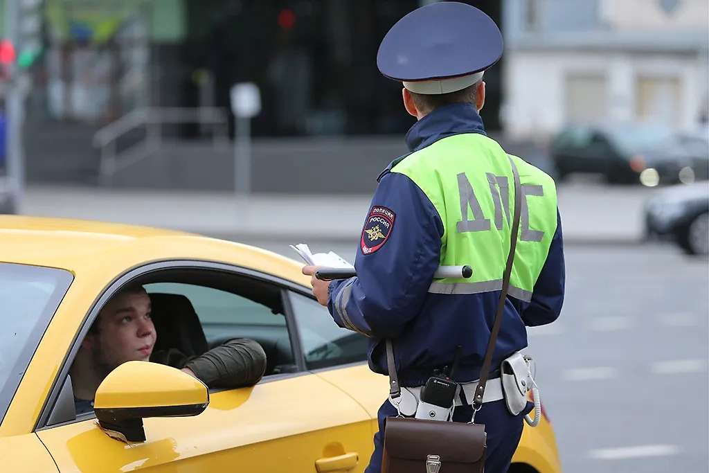 Рейды ГИБДД в августе 2025 года — где и когда будут. Обложка © ТАСС / Владимир Гердо