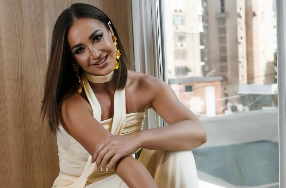 Обложка © Instagram (признан экстремистской организацией и запрещён на территории Российской Федерации) / buzova86