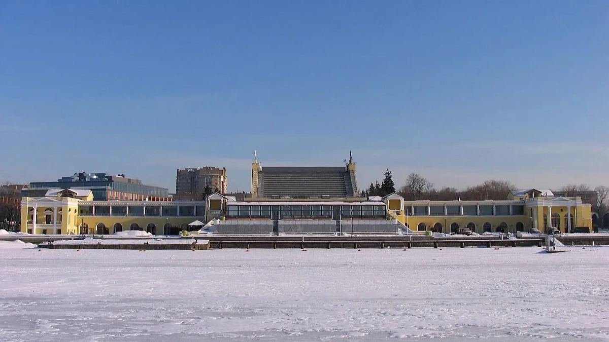 Водный стадион «Динамо» возвёл в стиле «сталинский ампир» архитектор Геннадий Мовчан. Фото © Wikipedia / Mike1979 Russia