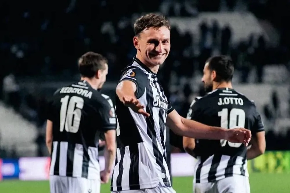 Обложка © Instagram (признан экстремистской организацией и запрещён на территории Российской Федерации) / chal_f9