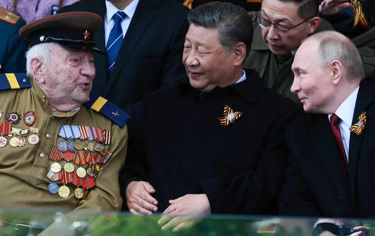 Участник Великой Отечественной войны Евгений Знаменский на Параде Победы. Обложка © ТАСС / Владимир Смирнов