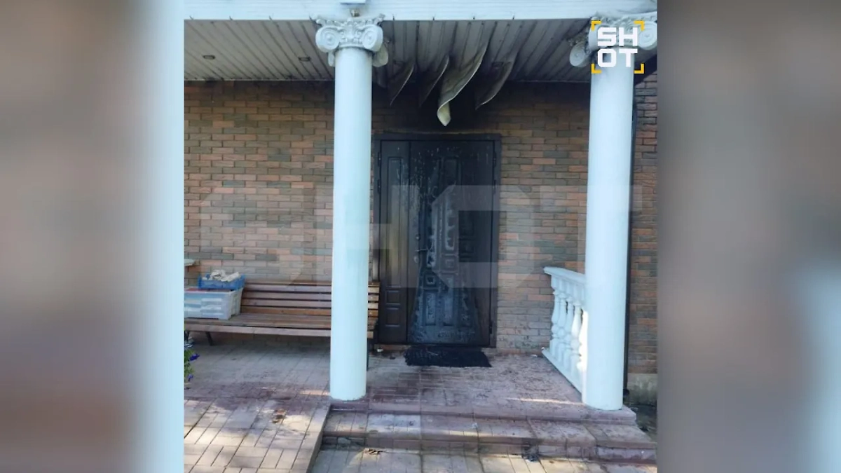 Вход в синагогу в Обнинске повреждён после попытки поджога. Фото © SHOT
