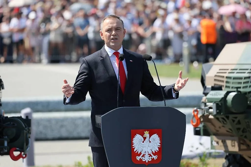 Обложка © EPA/RAFAL GUZ POLAND OUT 