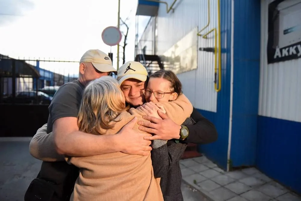 Обложка © Telegram / Александр Хинштейн