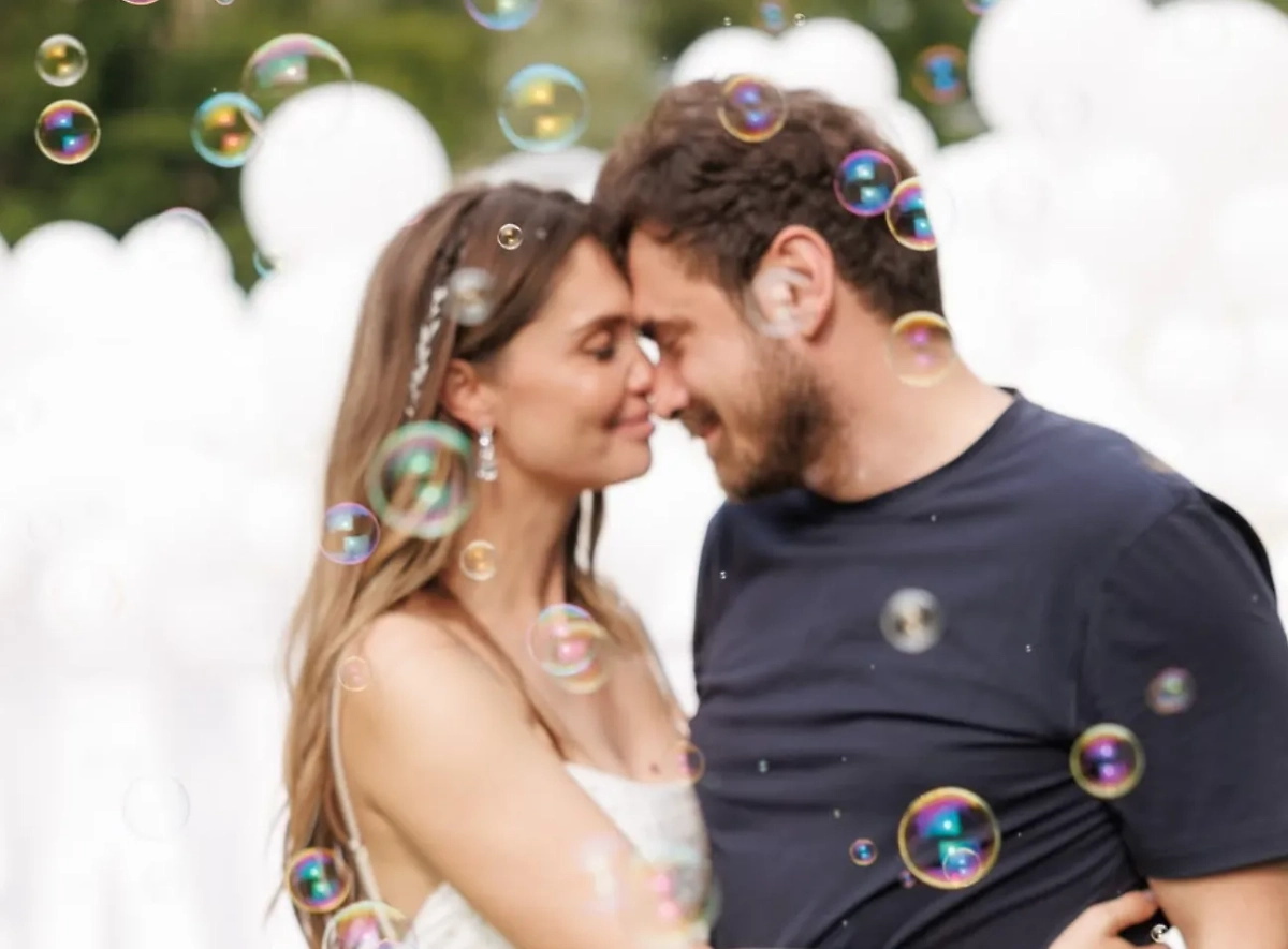 Агата и Пётр. Обложка © Instagram (признан экстремистской организацией и запрещён на территории Российской Федерации) / agataagata