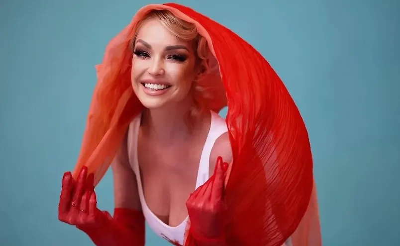 Анастасия Волочкова. Обложка © Instagram (признан экстремистской организацией и запрещён на территории РФ) / volochkova_art