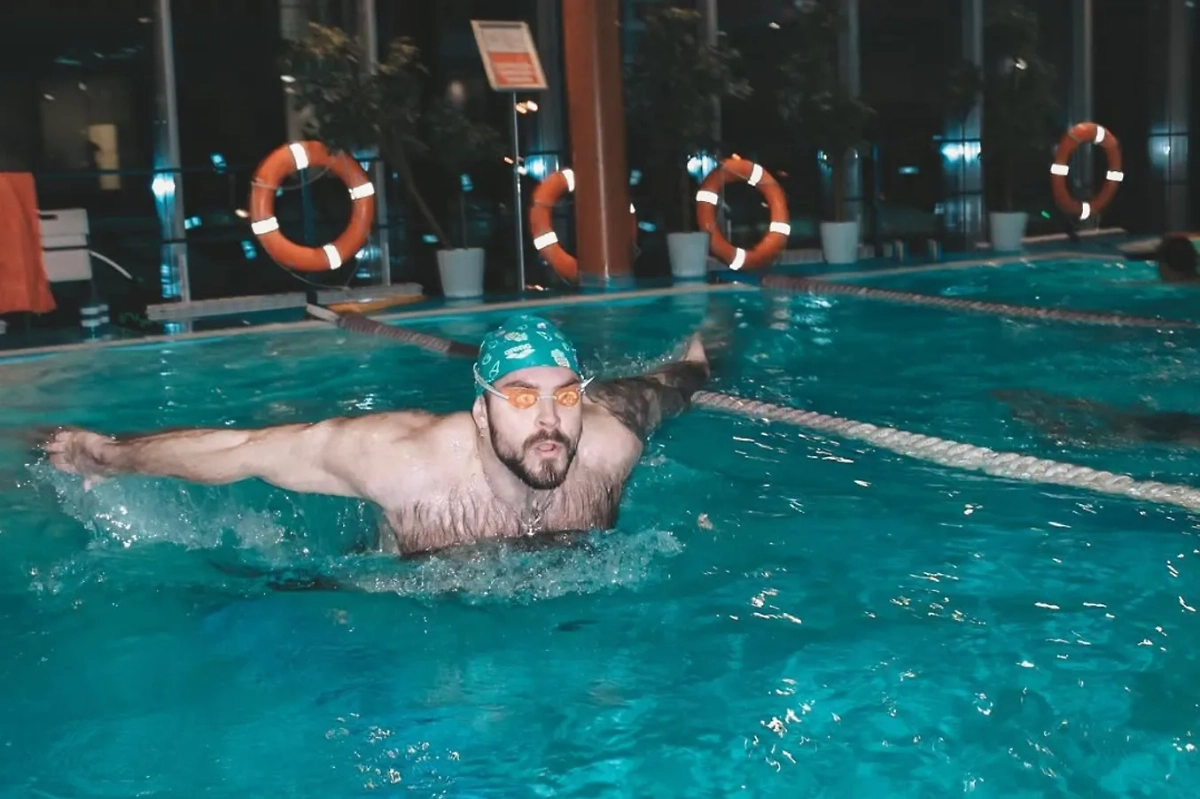 Николай Свечников. Обложка © Instagram (соцсеть запрещена в РФ; принадлежит корпорации Meta, которая признана в РФ экстремистской) / beswim__