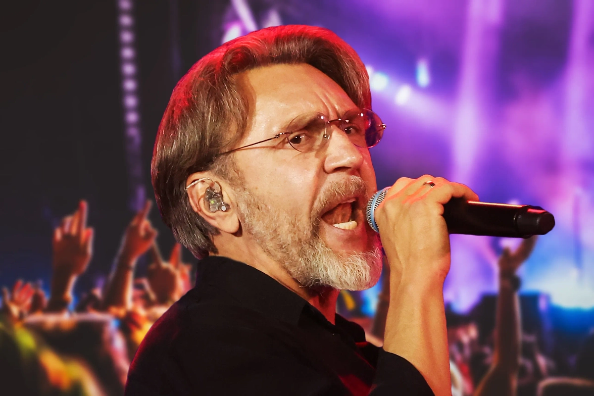 Виталий Бородин против Шнура: За отказ помочь фронту рокеру могут запретить гастроли. Обложка © Коллаж © Life.ru, фото © Shutterstock / FOTODOM / Melinda Nagy, © ТАСС / Сергей Карпухин