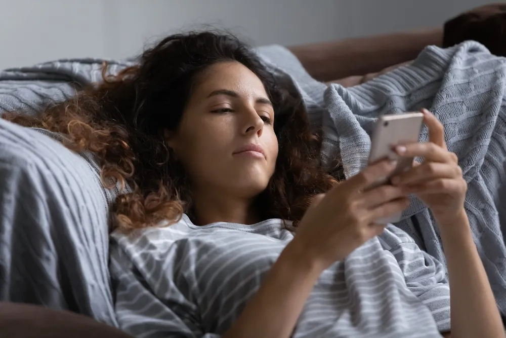 Многозадачность и скроллинг: как повседневные дела убивают мозг. Фото © Shutterstock / FOTODOM / fizkes