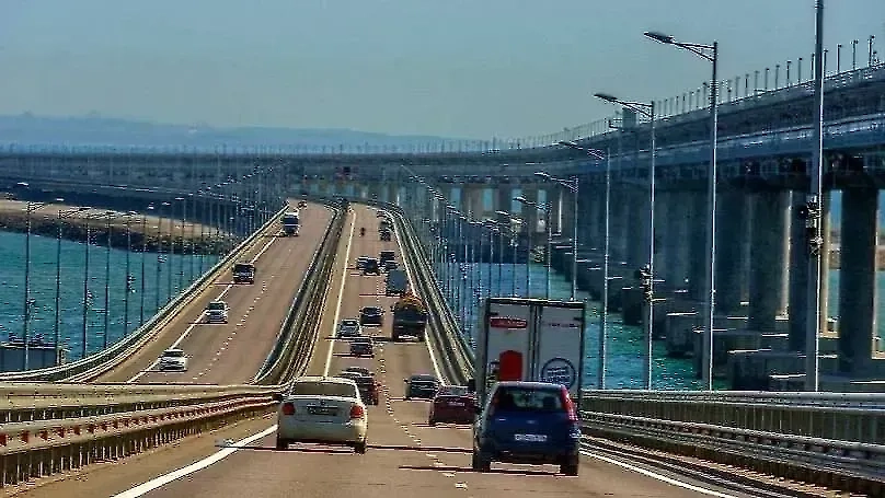 Обложка © Shutterstock / FOTODOM / Anna Krivitskaya