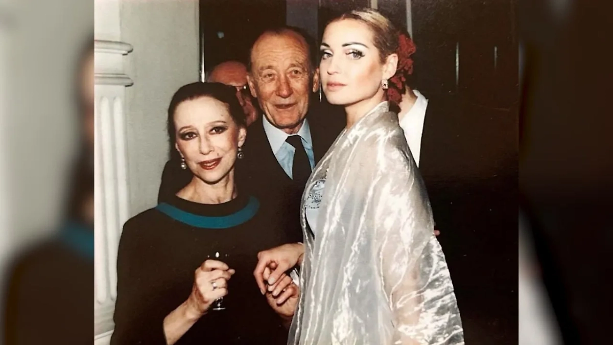 Анастасия Волочкова с Майей Плесецкой и Родионом Щедриным. Обложка © Instagram (признан экстремистской организацией и запрещён на территории Российской Федерации) / volochkova_art