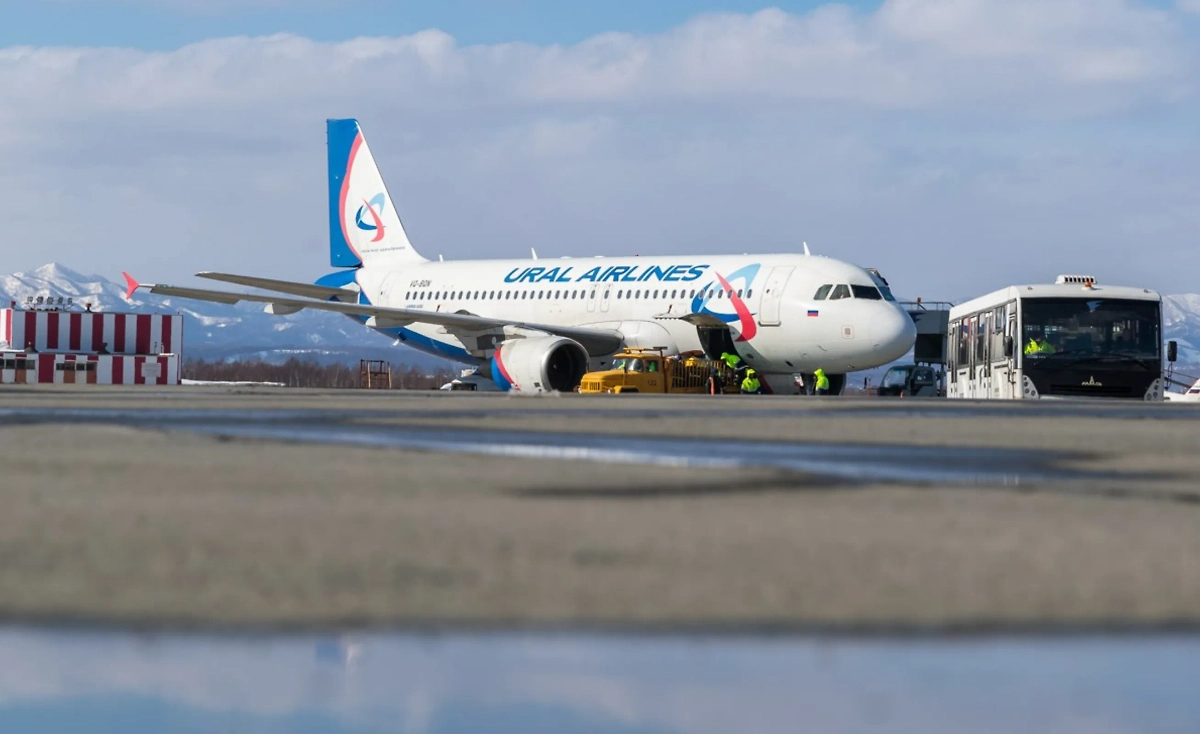Самолёт авиакомпании. Обложка © Telegram / «Уральские авиалинии»