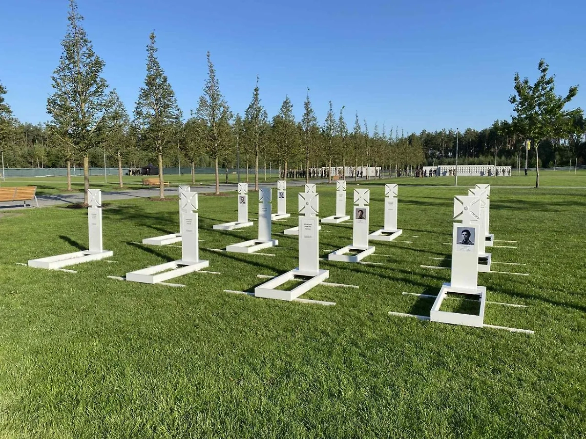 Новое военное кладбище под Киевом. Фото © «Страна.ua»