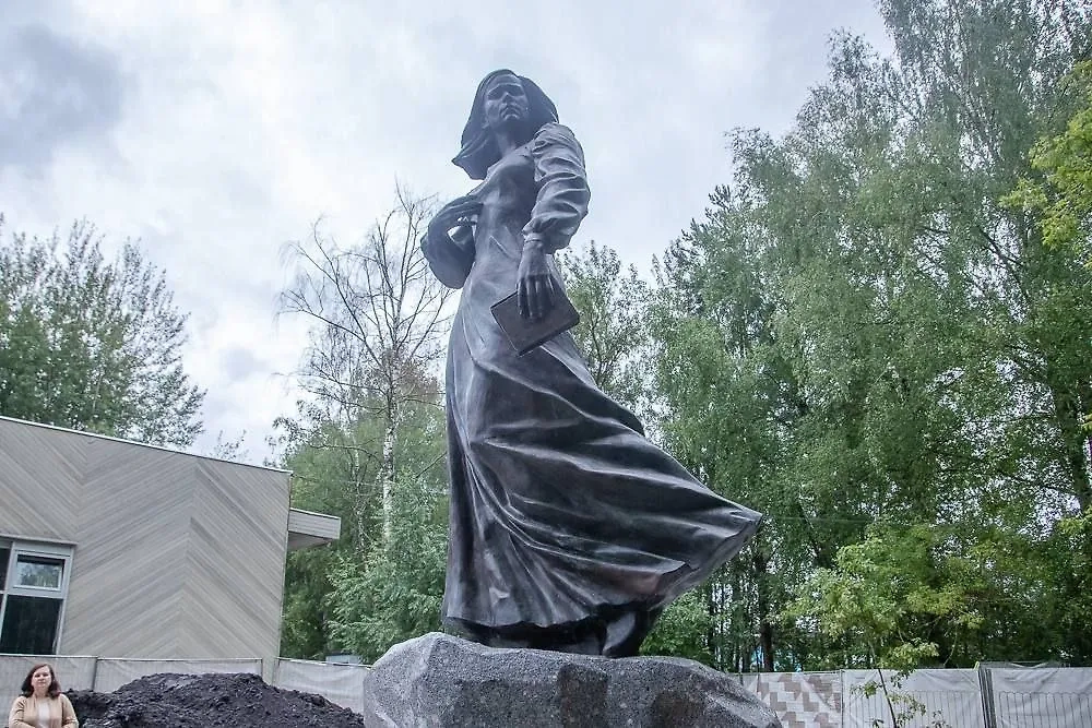 Памятник Дарье Дугиной. Фото © Telegram/ Андрей Иванов | Одинцово