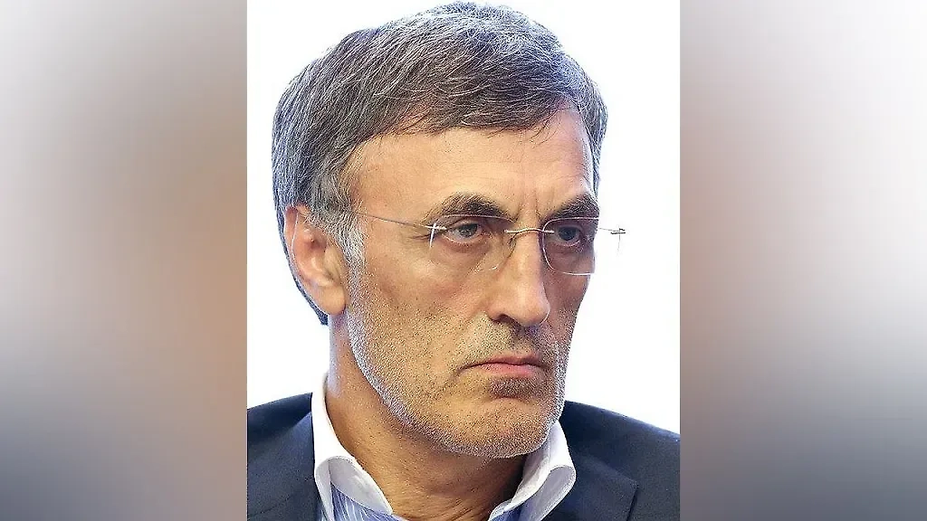 Магомед Гаджиев*. Обложка © duma.gov.ru