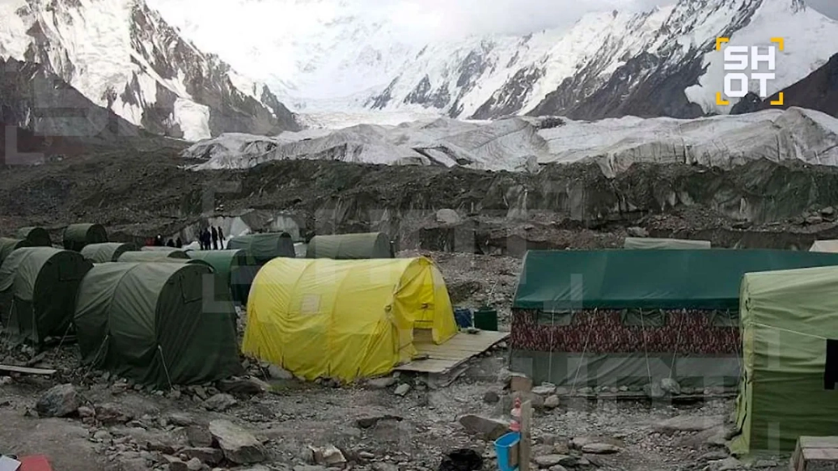 Российская альпинистка Наталья скончалась на пике Победы в Киргизии. Обложка © SHOT