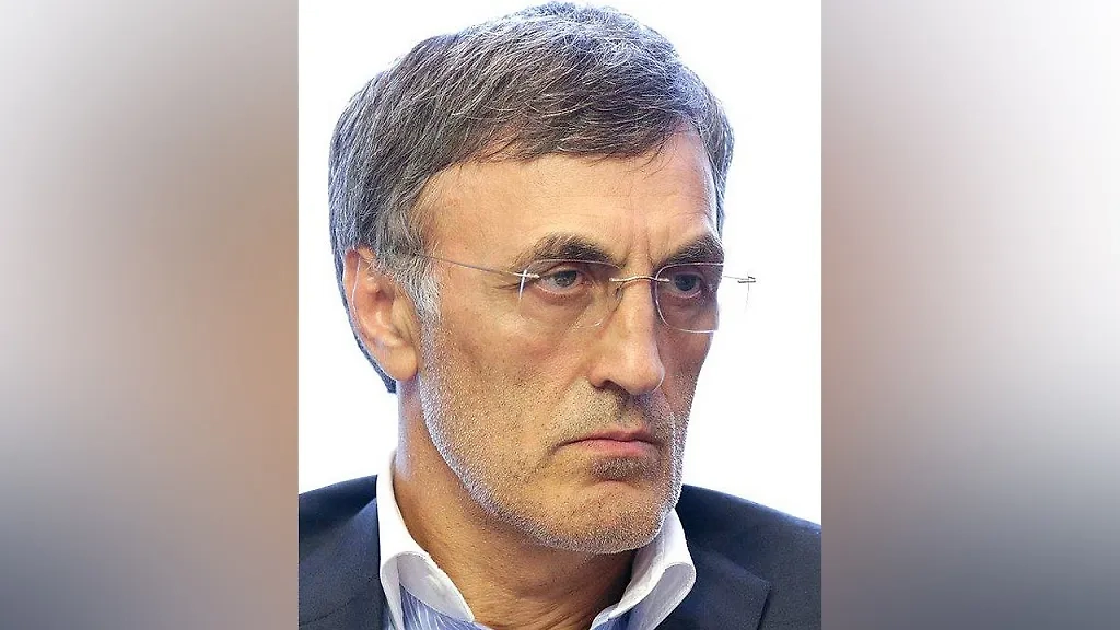 Магомед Гаджиев*. Обложка © duma.gov.ru