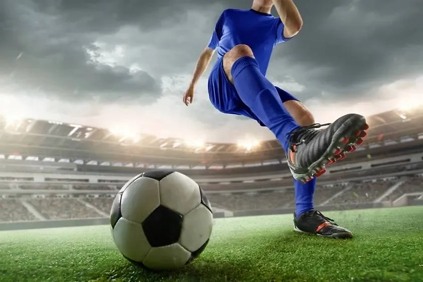 Нарцис Марио Бугано был румынским футболистом. Он родился в 1975 году. Фото © Shutterstock / FOTODOM / Master1305