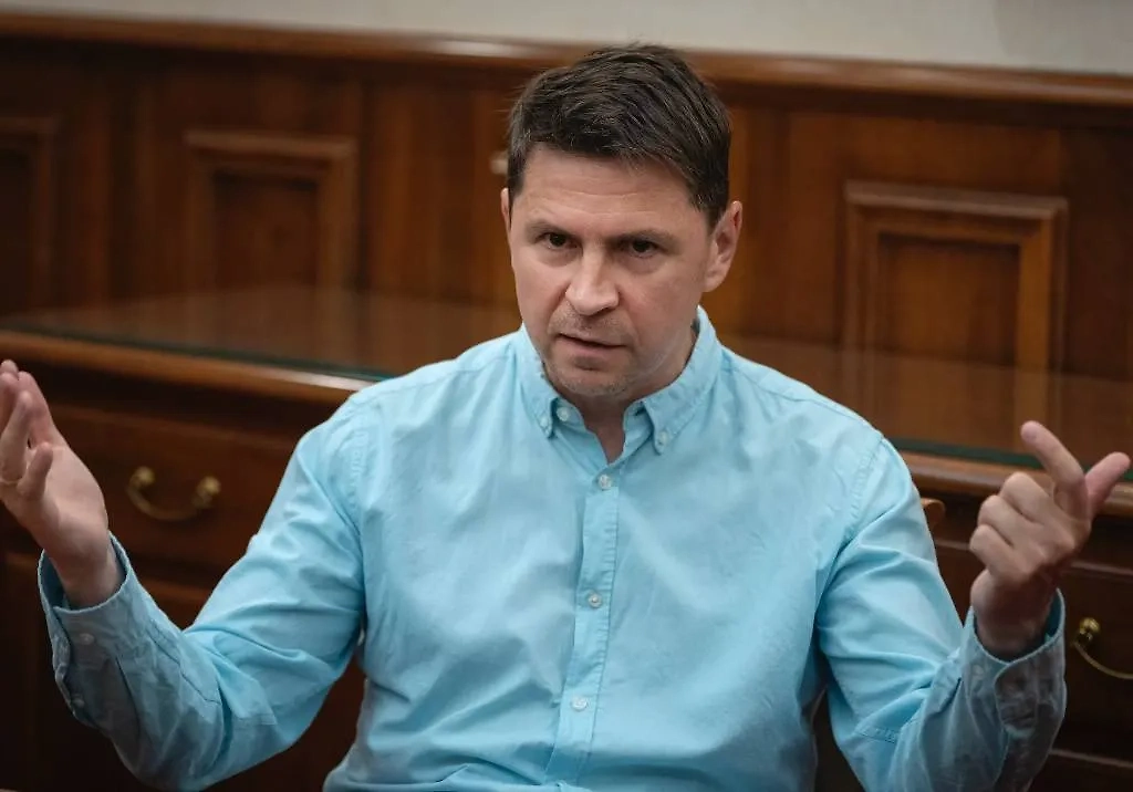 Советник главы офиса президента Украины Михаил Подоляк. Обложка © AP Photo/Efrem Lukatsky