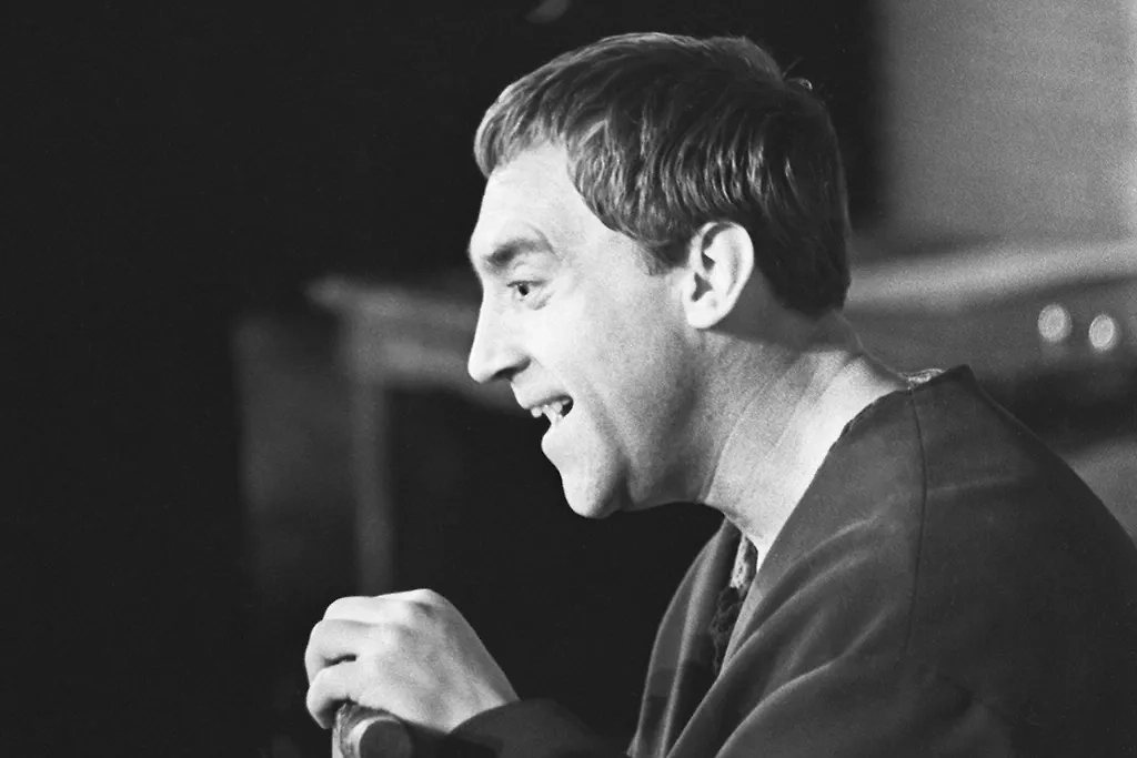 Владимир Высоцкий как поэт не был заинтересован в революции. Он рос в послевоенной Москве, и этого было достаточно. Фото © ТАСС / Юрий Белинский