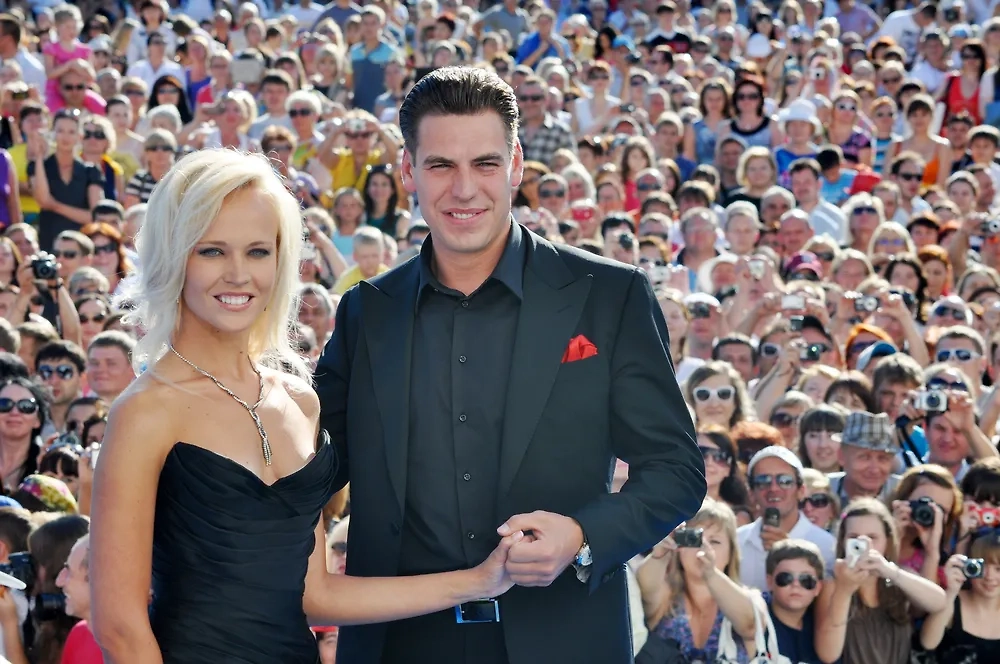 Дмитрий Дюжев с женой Татьяной Зайцевой. Обложка © Shutterstock / FOTODOM / Martynova Anna