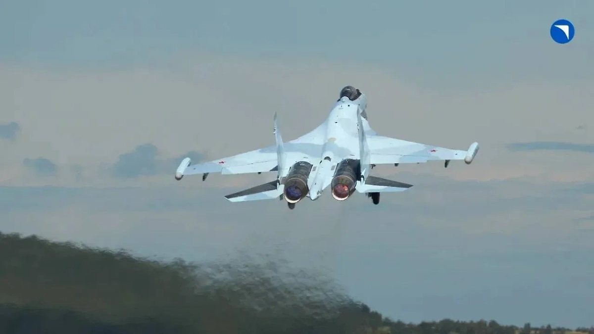 Ростех отправил армии ВС РФ партию самолётов Су-35С. Обложка © Telegram / Ростех