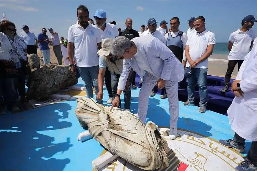 Одна из поднятых статуй. Обложка © mota.gov.eg